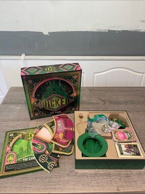 Spin‎ Master Games, Wicked The Game, Based on New Movie Wicked, Strategy Game